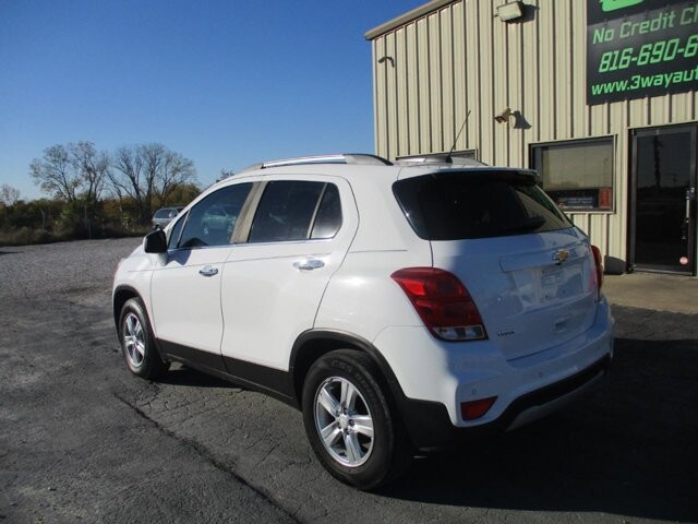2018 Chevrolet Trax in Oak Grove, MO 64075 - 18072807 7