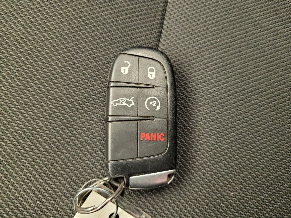 2018 Dodge Charger in Fairfield, OH 45014 - 18072987 32