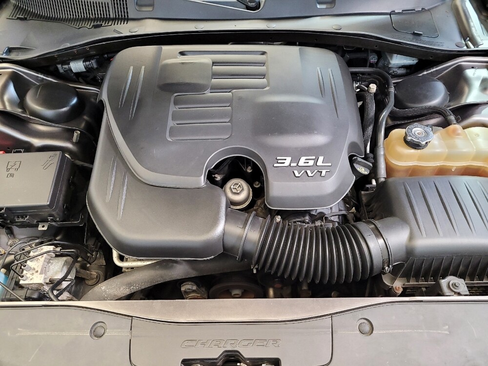 2018 Dodge Charger in Fairfield, OH 45014 - 18072987 30