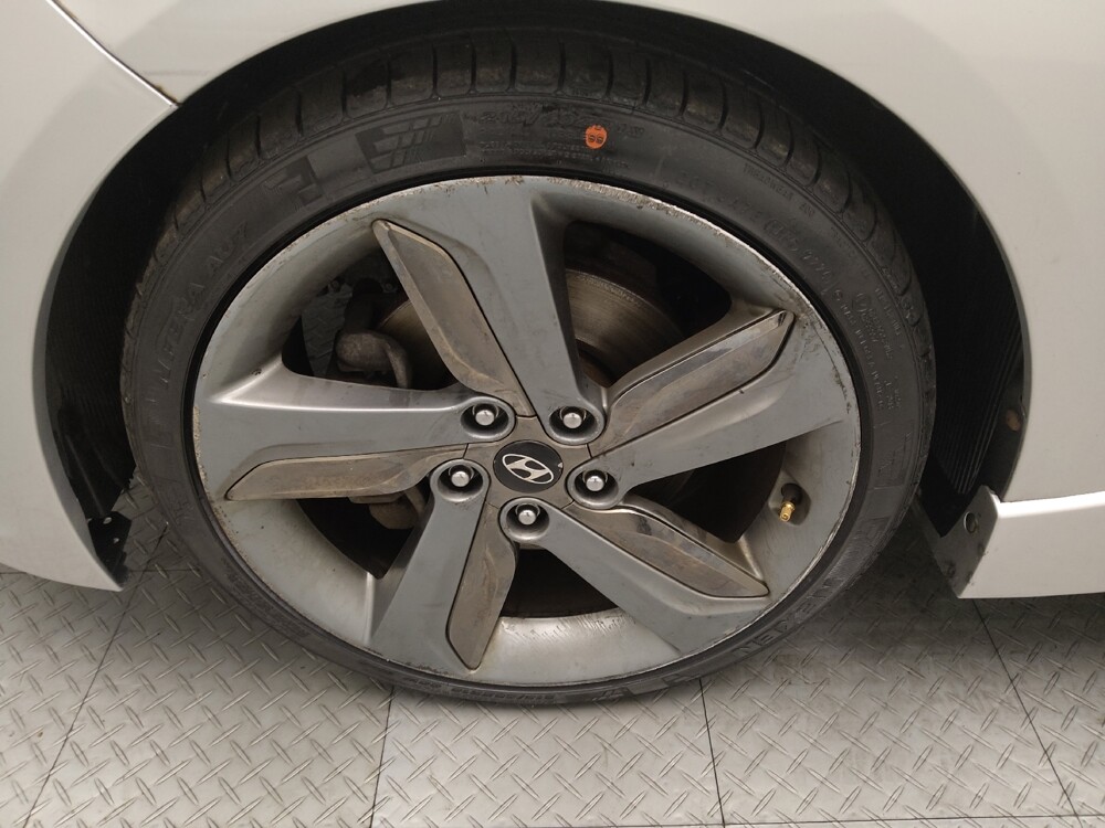 2013 Hyundai Veloster in Des Moines, IA 50310 - 18073026 31