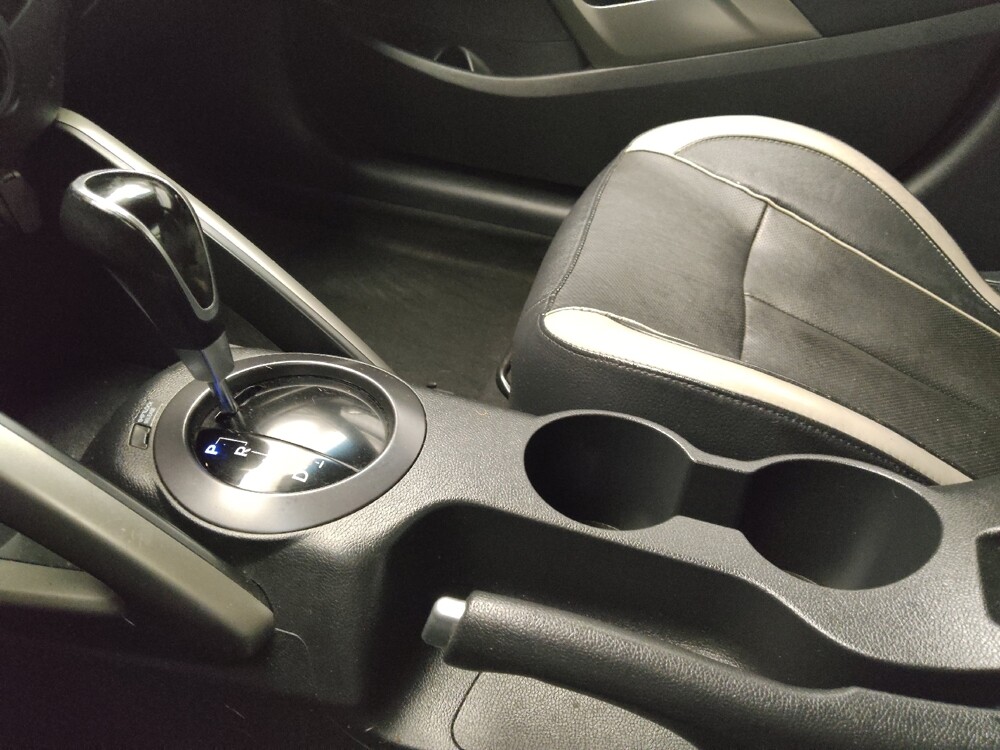 2013 Hyundai Veloster in Des Moines, IA 50310 - 18073026 26