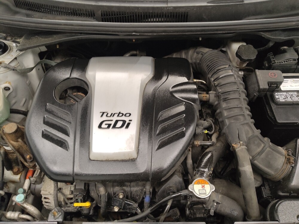 2013 Hyundai Veloster in Des Moines, IA 50310 - 18073026 30