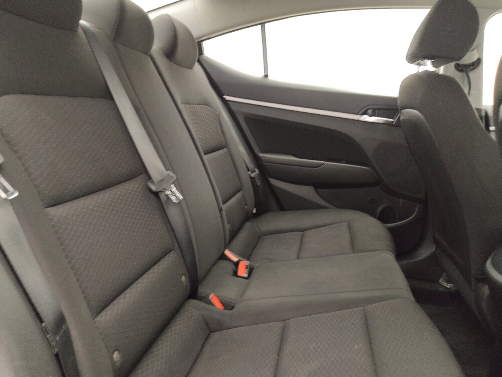 2020 Hyundai Elantra in Clearwater, FL 33764 - 18073142 19