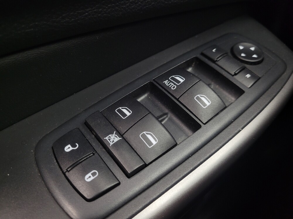 2020 Jeep Cherokee in Mishawaka, IN 46545 - 18073198 27