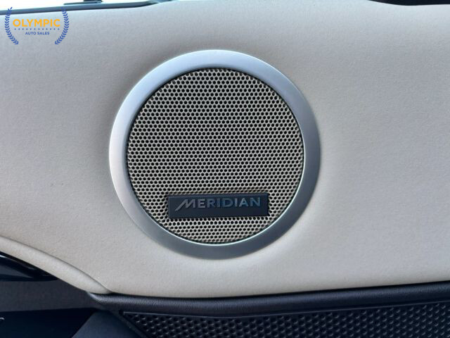 2018 Land Rover Discovery in Decatur, GA 30032 - 18073277 36