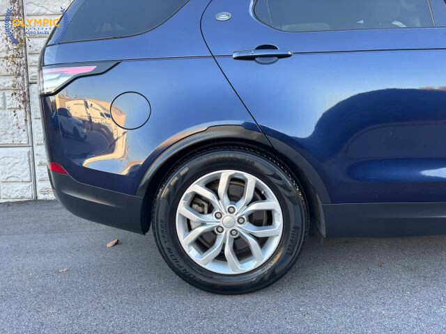 2018 Land Rover Discovery in Decatur, GA 30032 - 18073277 12