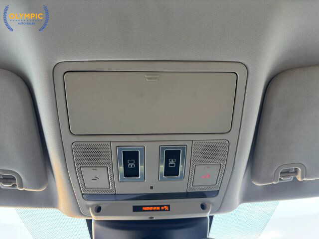 2018 Land Rover Discovery in Decatur, GA 30032 - 18073277 37