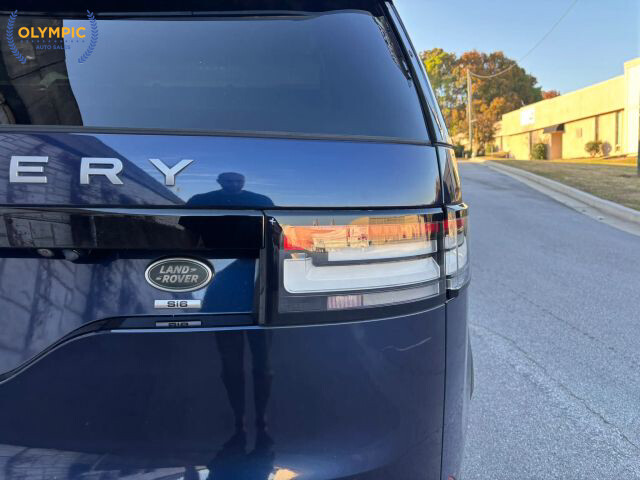 2018 Land Rover Discovery in Decatur, GA 30032 - 18073277 13