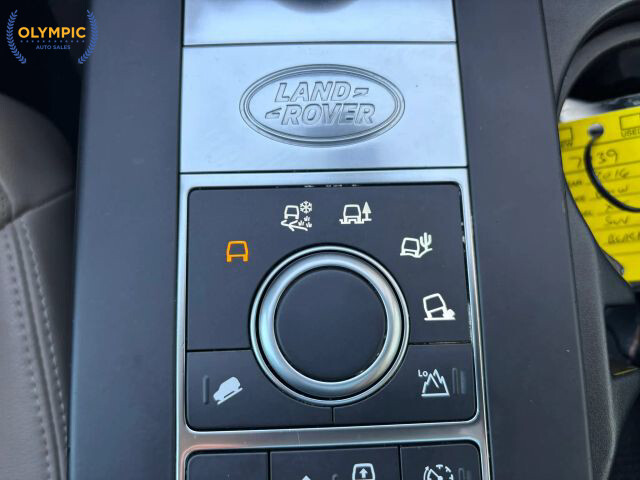 2018 Land Rover Discovery in Decatur, GA 30032 - 18073277 32