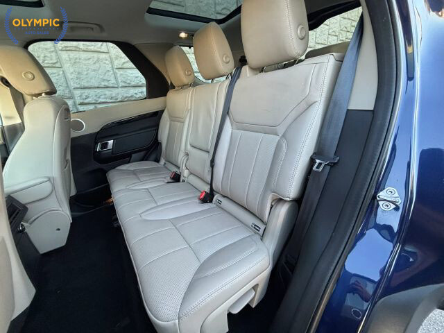 2018 Land Rover Discovery in Decatur, GA 30032 - 18073277 42