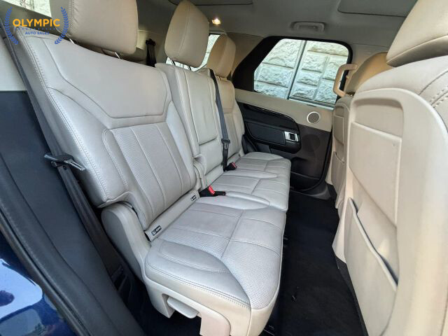 2018 Land Rover Discovery in Decatur, GA 30032 - 18073277 43