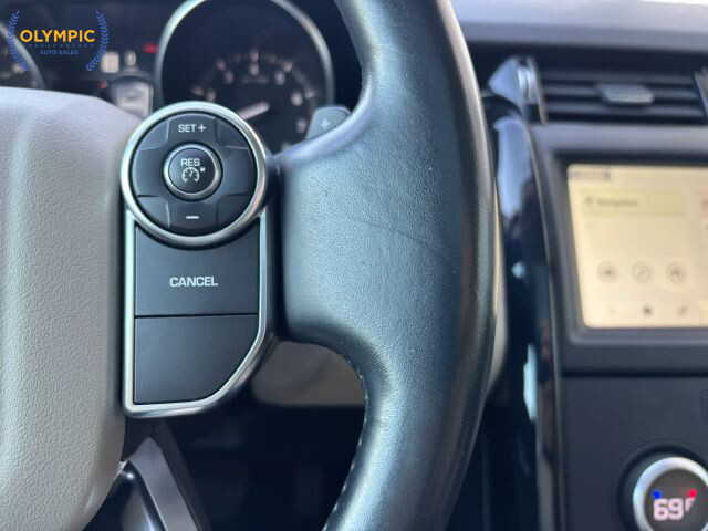 2018 Land Rover Discovery in Decatur, GA 30032 - 18073277 24