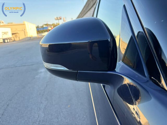 2018 Land Rover Discovery in Decatur, GA 30032 - 18073277 14