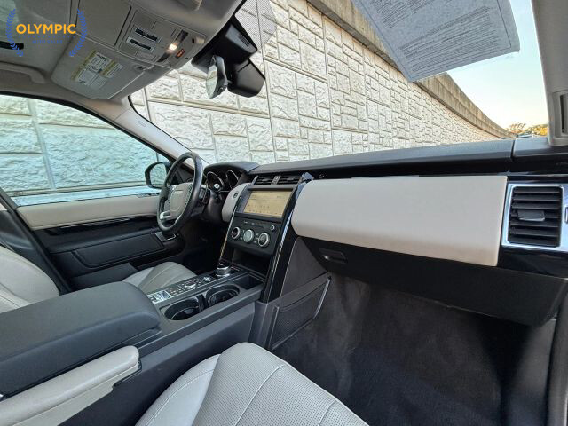 2018 Land Rover Discovery in Decatur, GA 30032 - 18073277 19