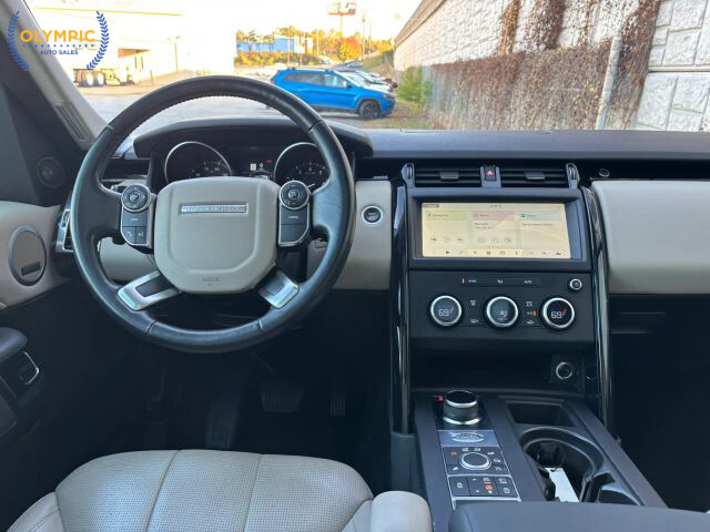 2018 Land Rover Discovery in Decatur, GA 30032 - 18073277 20