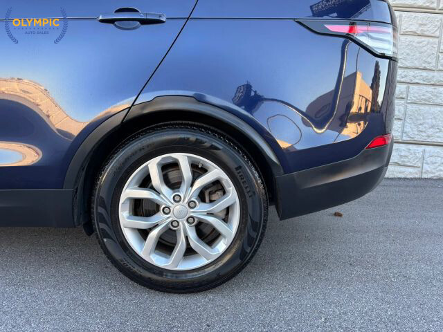 2018 Land Rover Discovery in Decatur, GA 30032 - 18073277 10