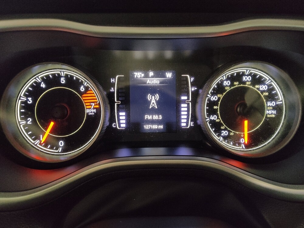 2018 Jeep Cherokee in Pensacola, FL 32505 - 18073351 23