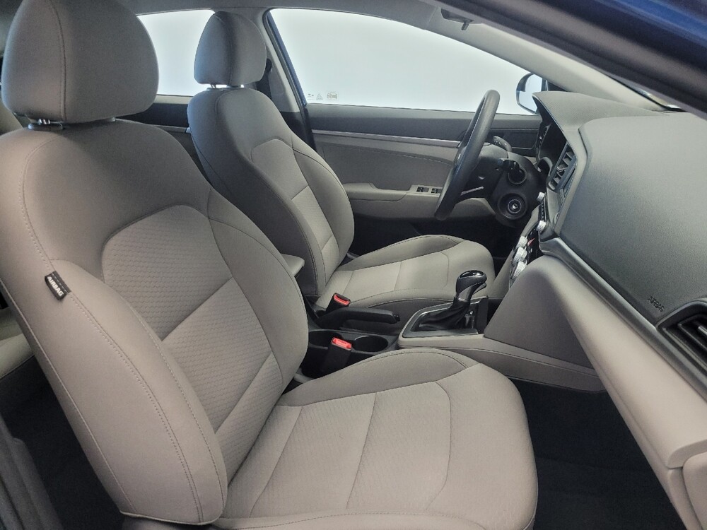 2019 Hyundai Elantra in Highland, IN 46322 - 18073509 21