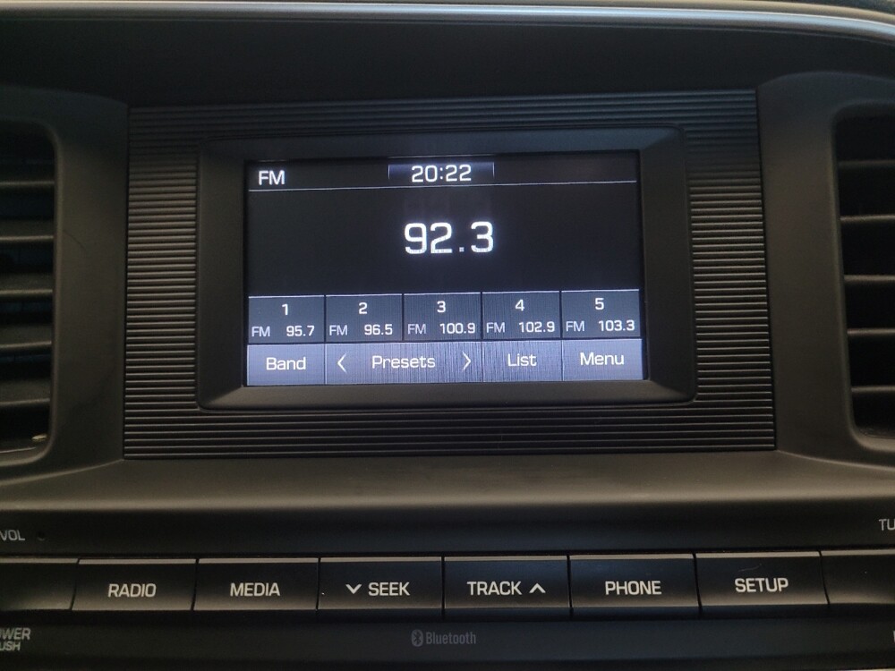 2019 Hyundai Elantra in Highland, IN 46322 - 18073509 25