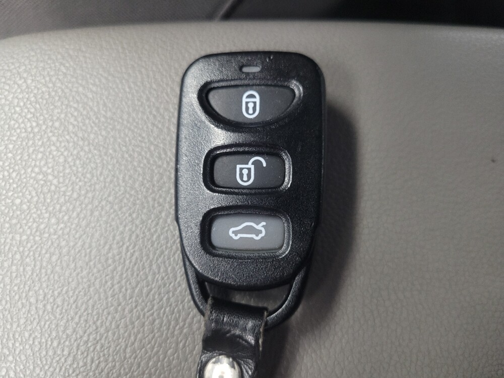 2019 Hyundai Elantra in Highland, IN 46322 - 18073509 32