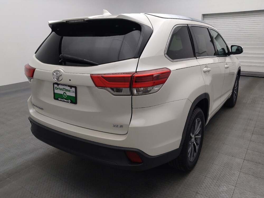 2018 Toyota Highlander in Pensacola, FL 32505 - 18073523 9
