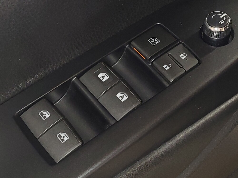 2018 Toyota Highlander in Pensacola, FL 32505 - 18073523 27