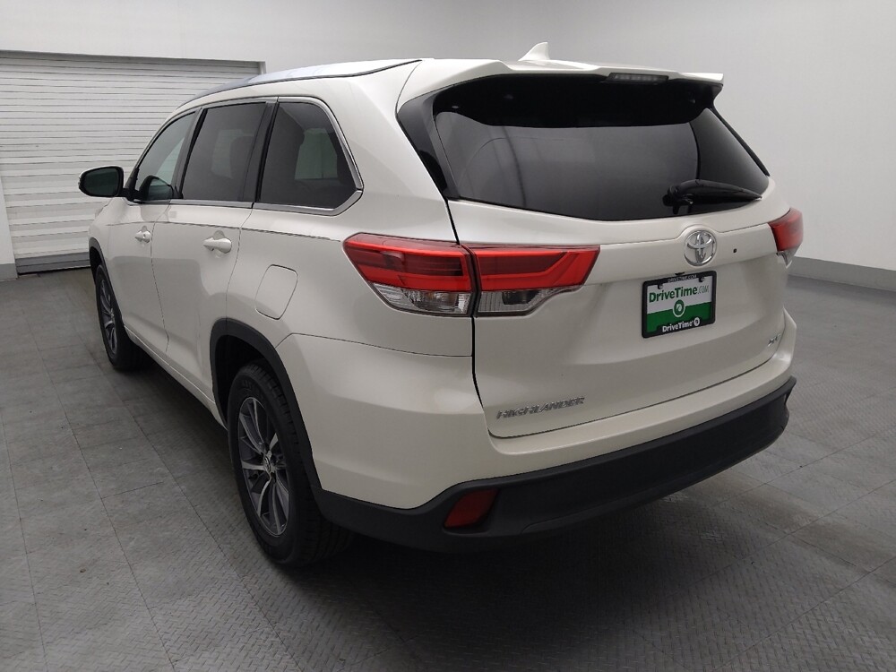 2018 Toyota Highlander in Pensacola, FL 32505 - 18073523 5