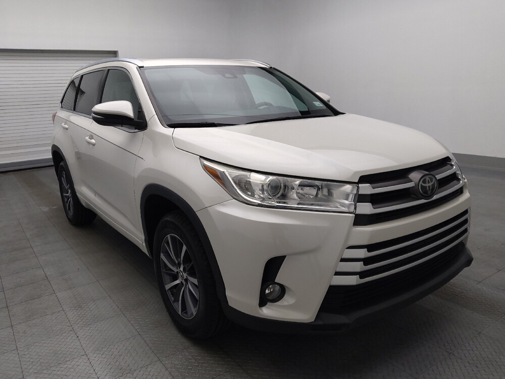 2018 Toyota Highlander in Pensacola, FL 32505 - 18073523 13