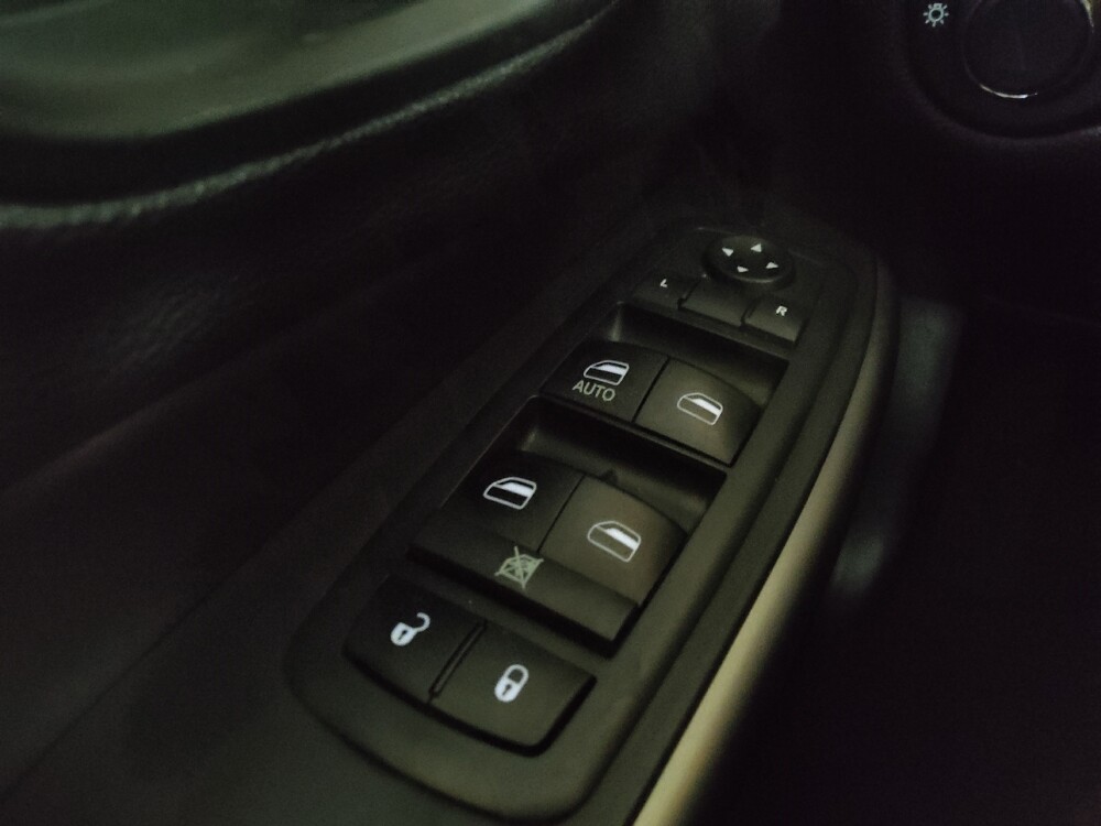 2020 Jeep Cherokee in Marietta, GA 30062 - 18073554 27