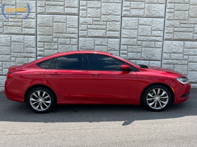 2016 Chrysler 200 in Decatur, GA 30032 - 18073653 8