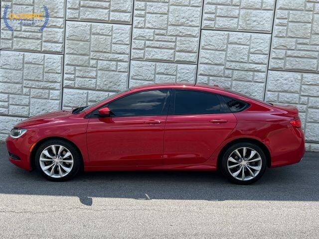 2016 Chrysler 200 in Decatur, GA 30032 - 18073653 7