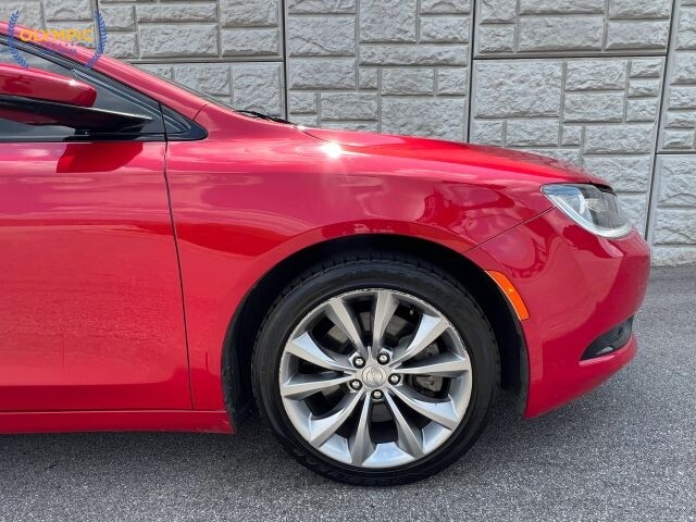 2016 Chrysler 200 in Decatur, GA 30032 - 18073653 11