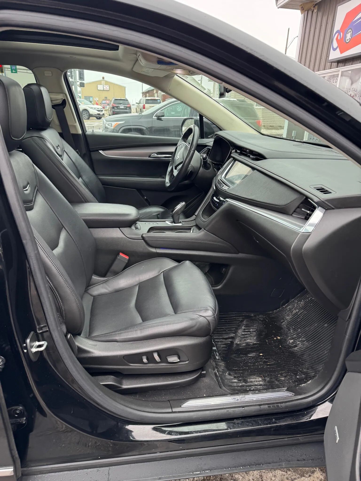 2017 Cadillac XT5 in Wadena, MN 56482 - 18073661 5