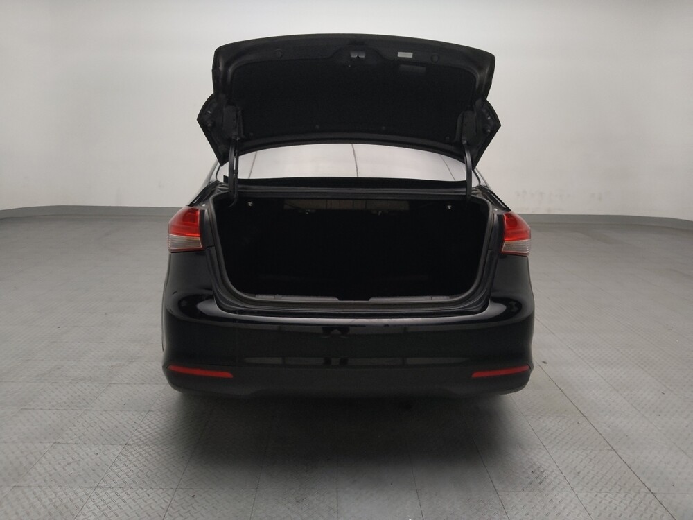 2017 Kia Forte in Plano, TX 75074 - 18073717 29