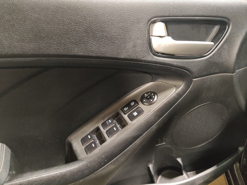 2017 Kia Forte in Plano, TX 75074 - 18073717 27