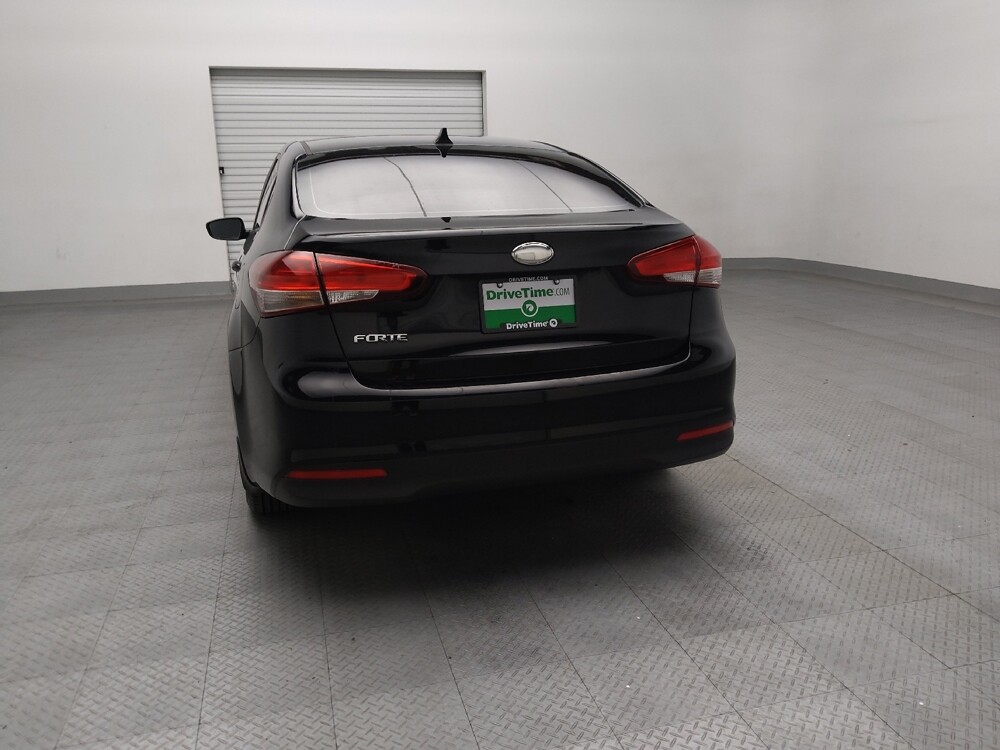 2017 Kia Forte in Plano, TX 75074 - 18073717 6