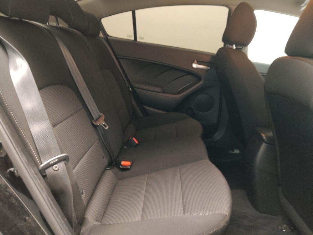 2017 Kia Forte in Plano, TX 75074 - 18073717 19