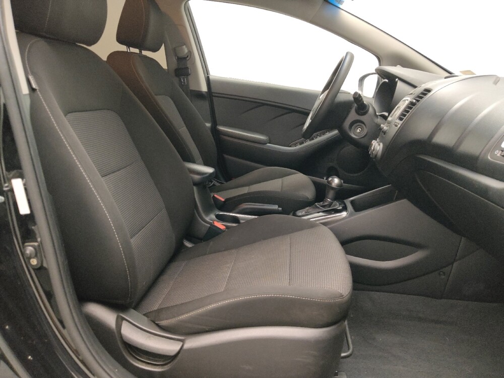 2017 Kia Forte in Plano, TX 75074 - 18073717 21