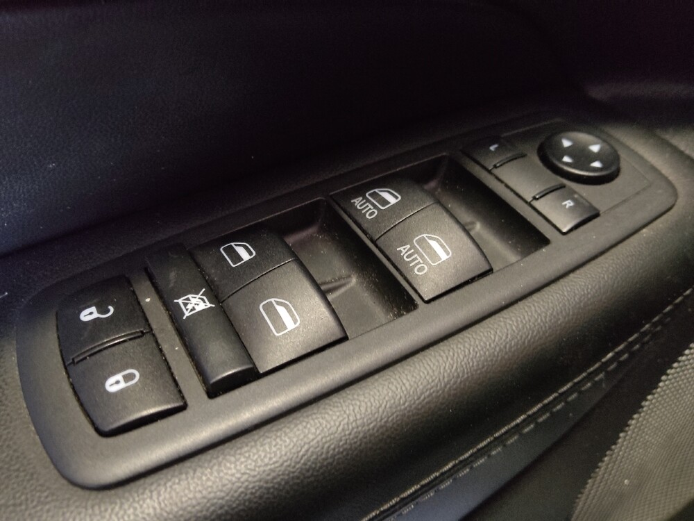 2019 Jeep Grand Cherokee in Clearwater, FL 33764 - 18073746 27