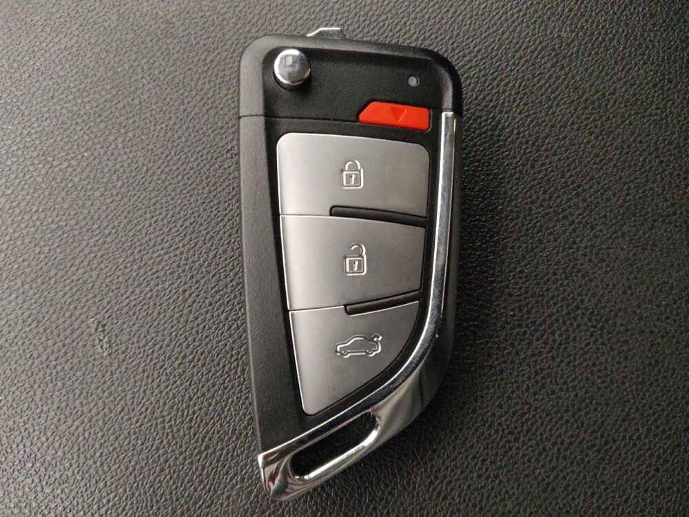 2018 Chevrolet Equinox in San Antonio, TX 78238 - 18073840 32