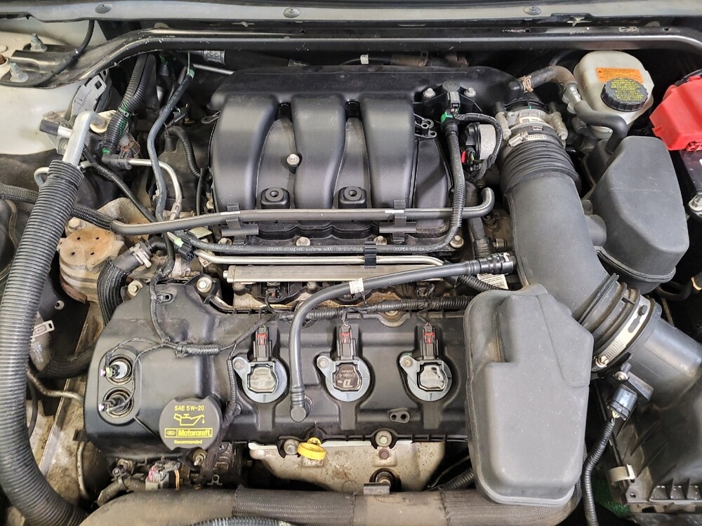 2013 Ford Taurus in Maple Heights, OH 44137 - 18073846 30