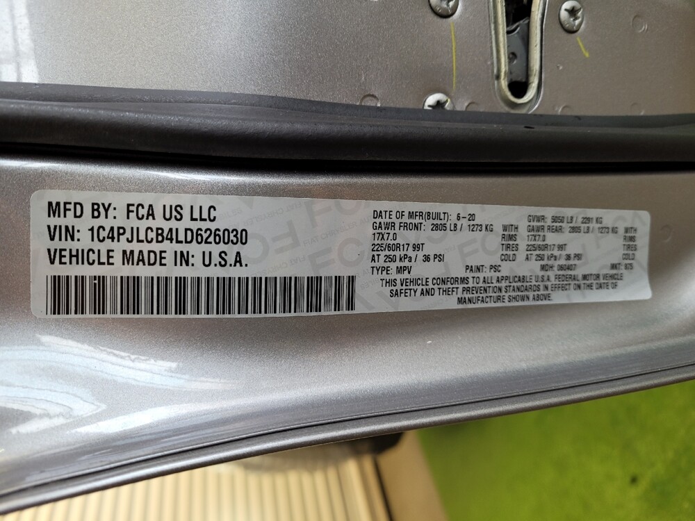 2020 Jeep Cherokee in Cincinnati, OH 45255 - 18073854 33