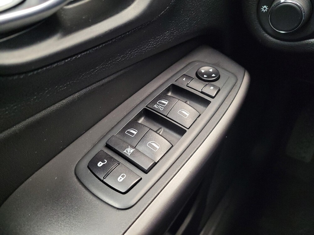 2020 Jeep Cherokee in Cincinnati, OH 45255 - 18073854 27