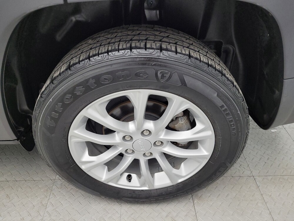 2020 Jeep Cherokee in Cincinnati, OH 45255 - 18073854 31