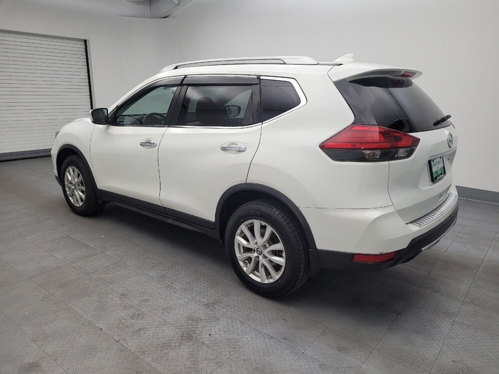 2017 Nissan Rogue in Fairfield, OH 45014 - 18073856 3
