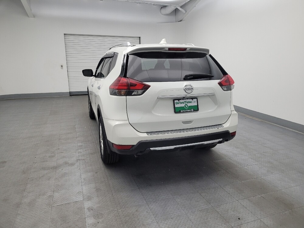 2017 Nissan Rogue in Fairfield, OH 45014 - 18073856 6