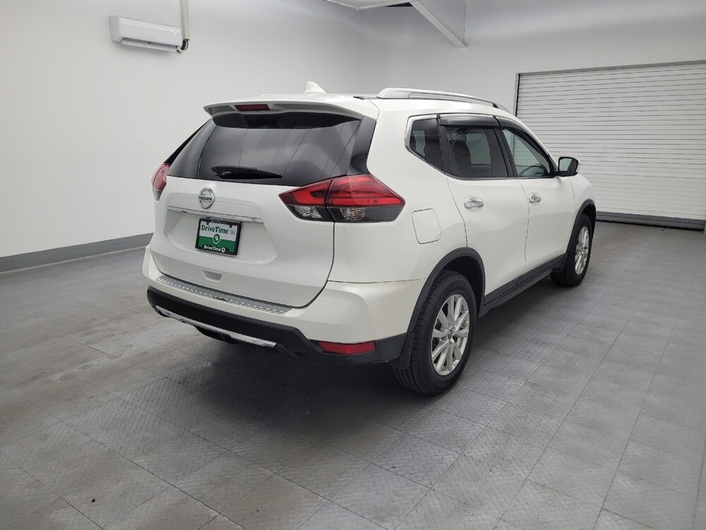 2017 Nissan Rogue in Fairfield, OH 45014 - 18073856 9