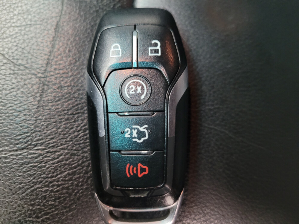 2016 Ford Explorer in Eastpointe, MI 48021 - 18073891 32