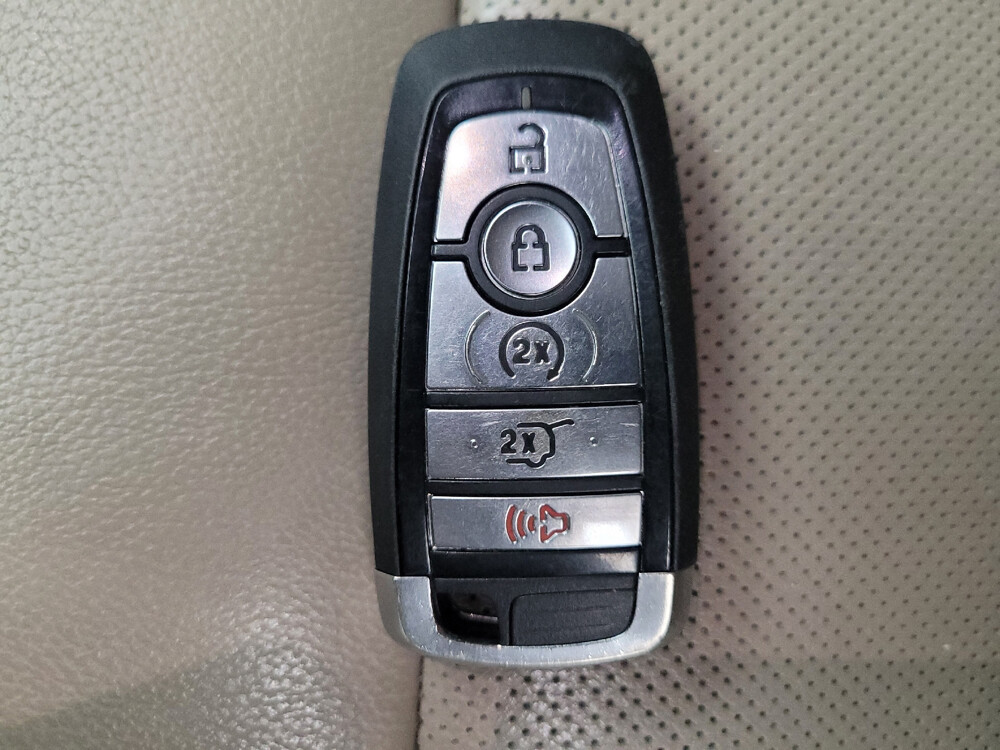 2020 Ford Explorer in Eastpointe, MI 48021 - 18073892 32