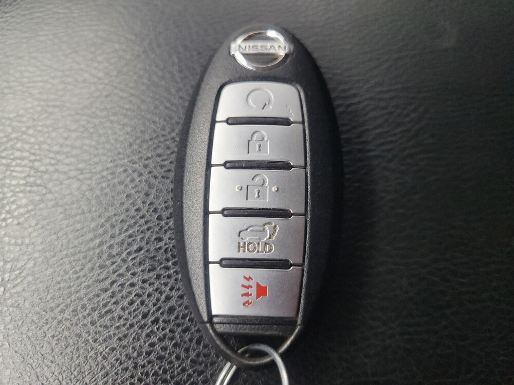 2017 Nissan Pathfinder in Highland, IN 46322 - 18073895 32